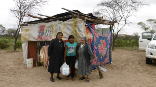23/07/2018 Alimentación para ancianos solos y sin recursos en el Comedor San Joaquín y Santa Ana de Olmos, en Perú