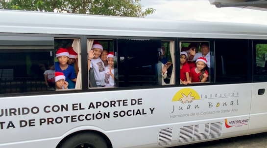 22/01/2024 El minibús para los niños del Hogar Montserrat ya es una realidad