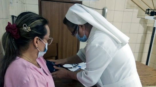 24/04/2024 Artesanía para mejorar la atención sanitaria en Venezuela