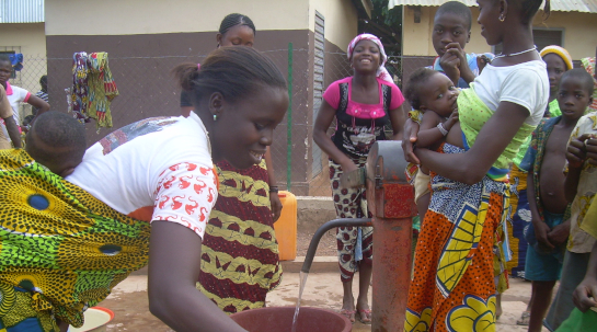 09/10/2018 Agua potable para familias campesinas de Costa de Marfil