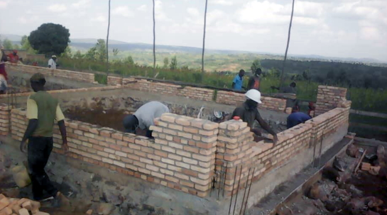 07/07/2020 Se reanudan las obras de la nueva escuela de Mugina
