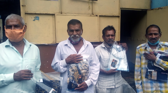 10/09/2020 Camisas para celebrar el día del Padre Juan Bonal en India